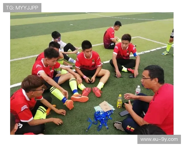 走近大连足球直播女生细看赛场故事与青春风采全面展露魅力瞬间